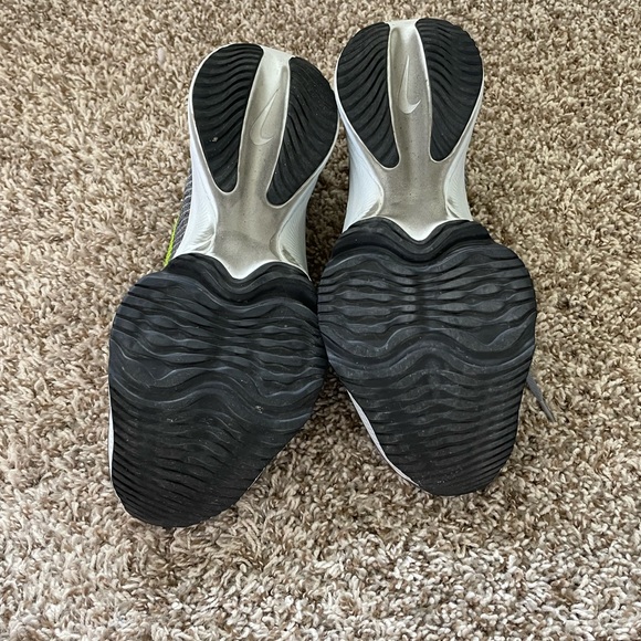 Nike Tempo ZoomX - Picture 3 of 4